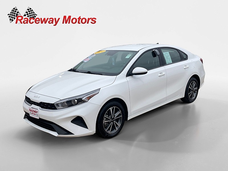 2024 Kia Forte LXS's photo