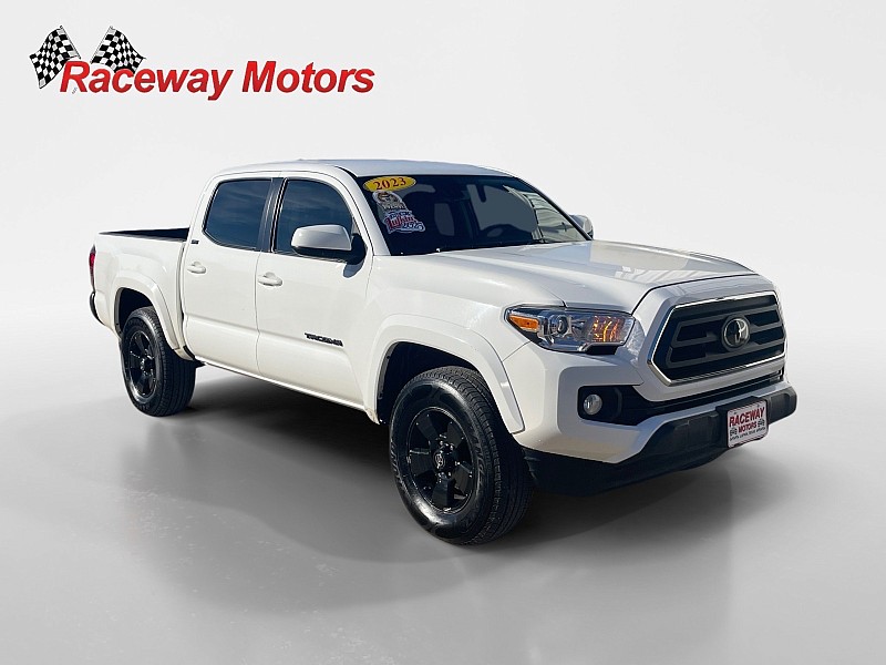 2023 Toyota Tacoma SR5's photo