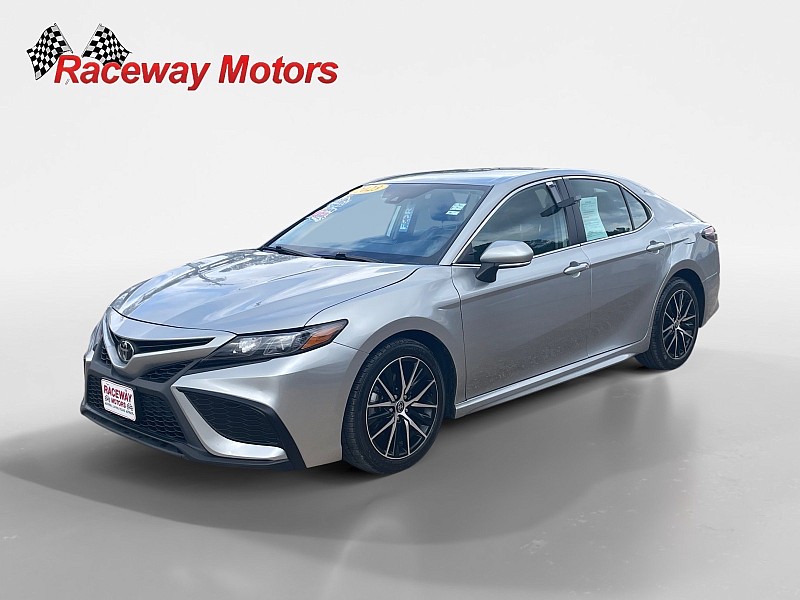 2023 Toyota Camry SE's photo