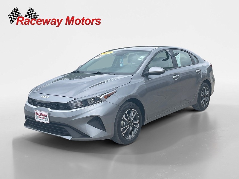 2024 Kia Forte LXS AT's photo