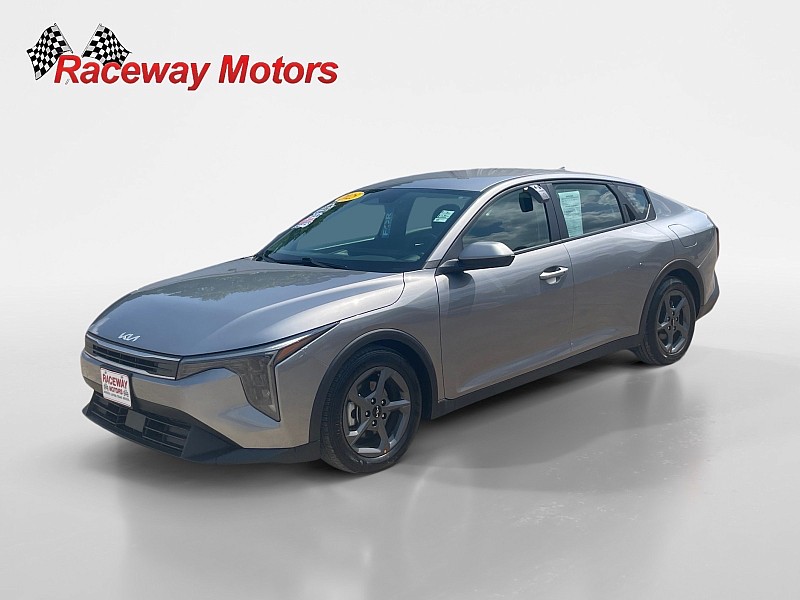 2025 Kia K4 LXS AT's photo