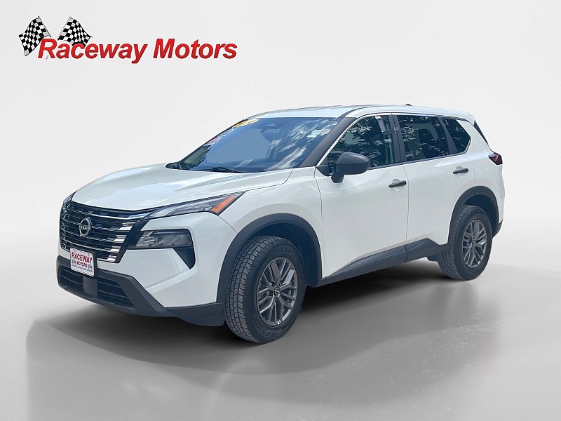 2024 Nissan Rogue S FWD's photo